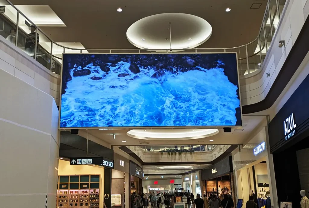 LED TOKYOの設置事例_イオンモール新潟南のLEDビジョン