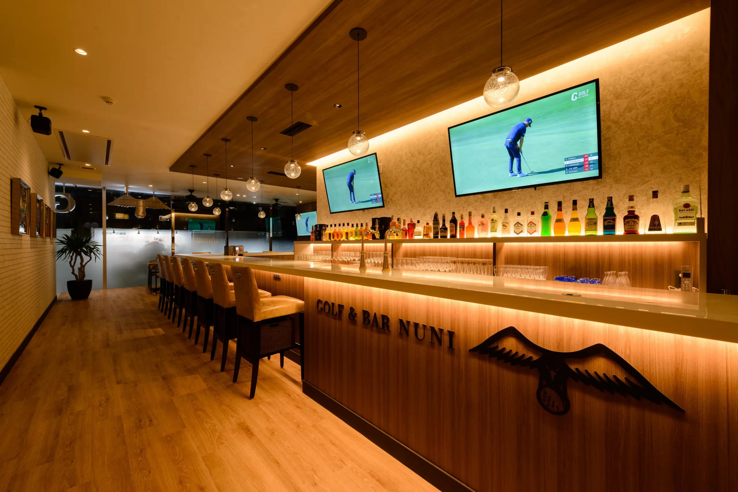 壁掛け用デジタルサイネージのメリット・デメリットを解説!活用事例も紹介