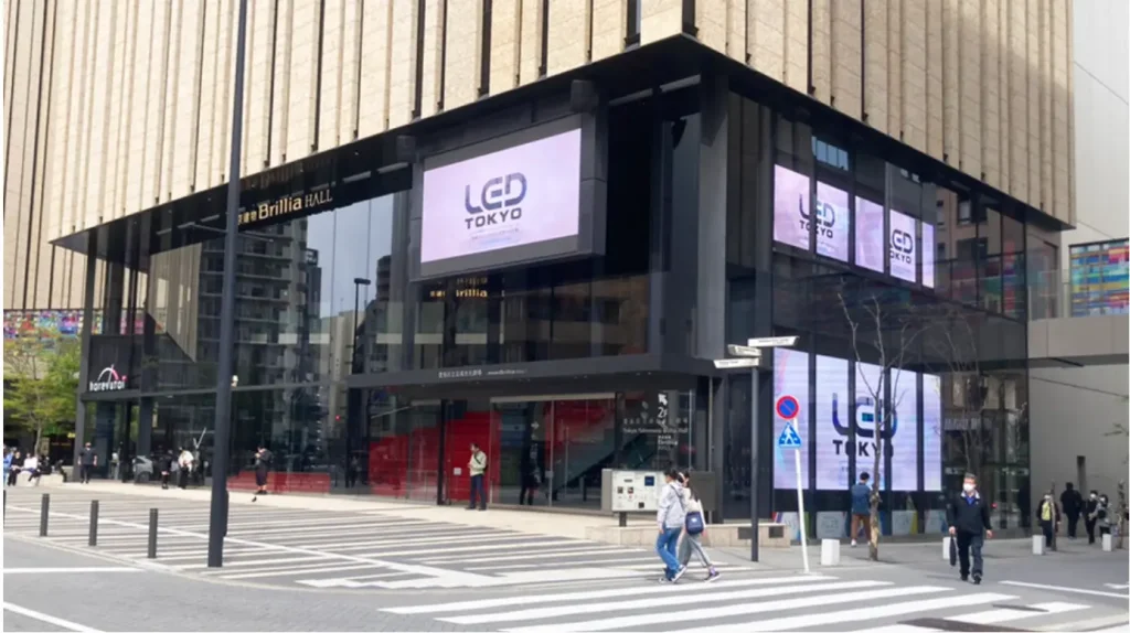 デジタルサイネージ活用シーン_広告