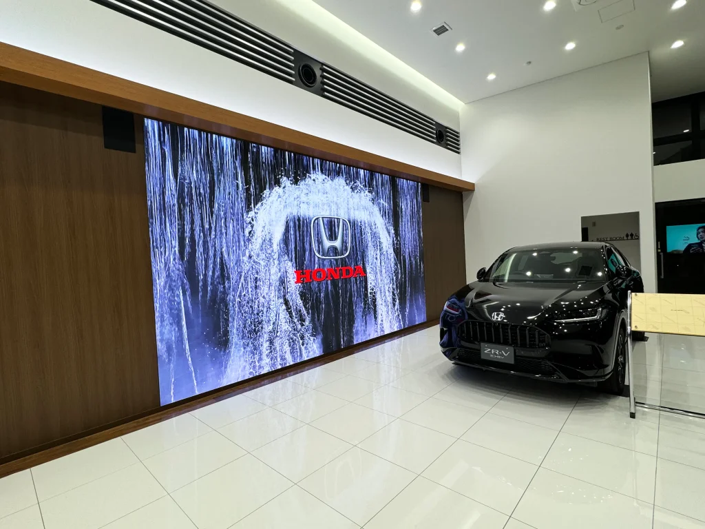 ホンダカーズ旭川LED7