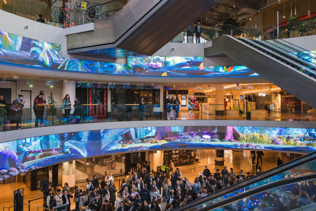 レ キャトル タンの湾曲型LEDビジョン