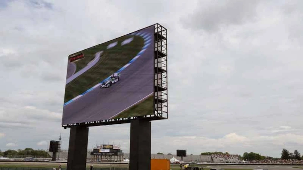 インディアナポリス・モータースピードウェイのLEDビジョン