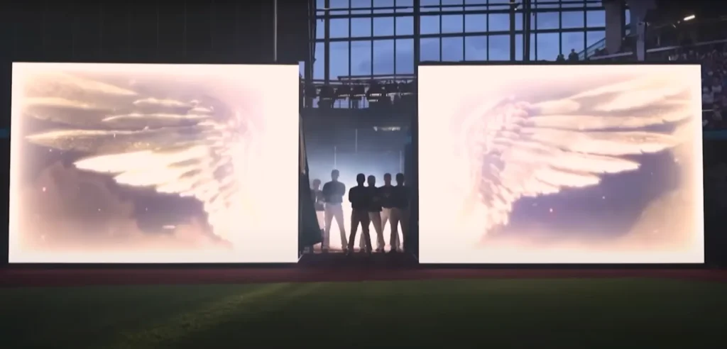 北海道日本ハムファイターズ 開幕セレモニーに設置された開閉式LEDビジョン