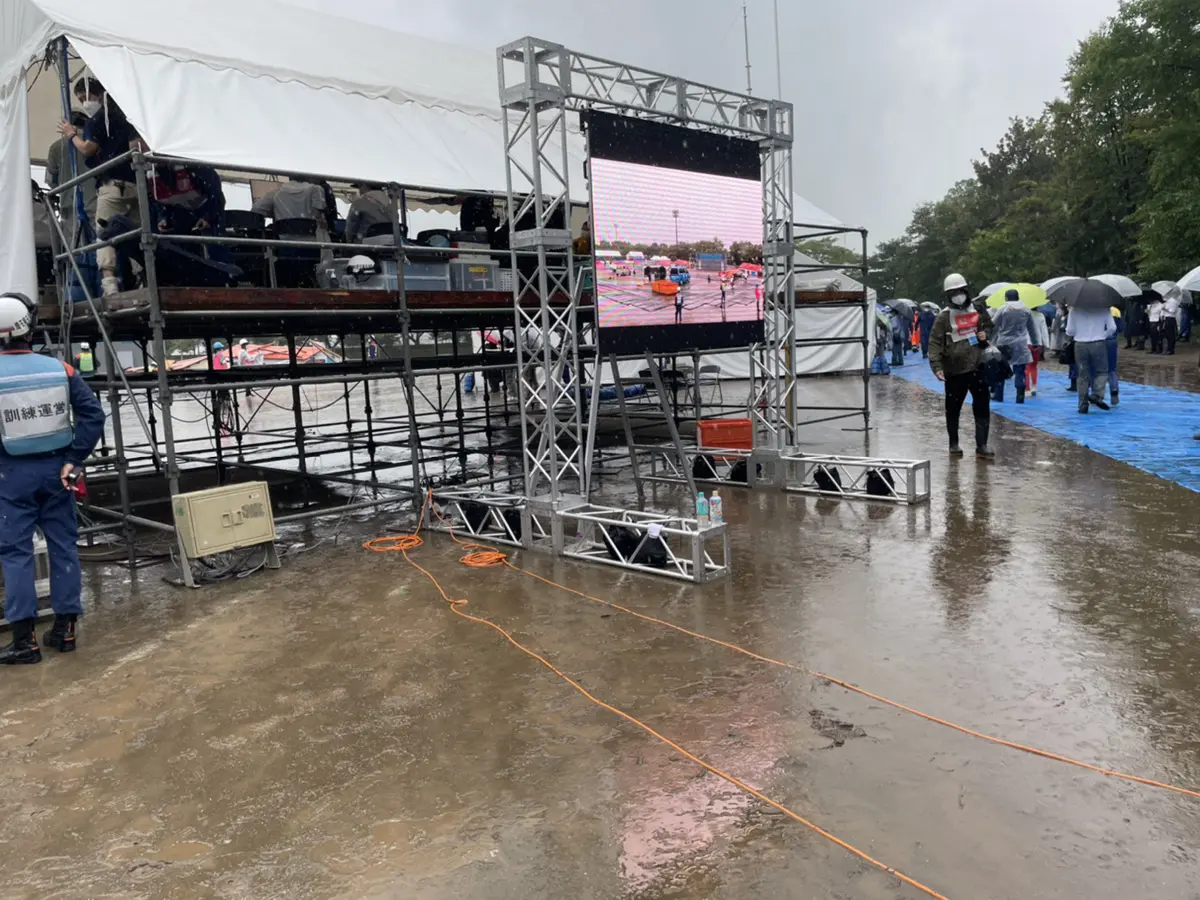 防災訓練にデジタルサイネージを活用した画像