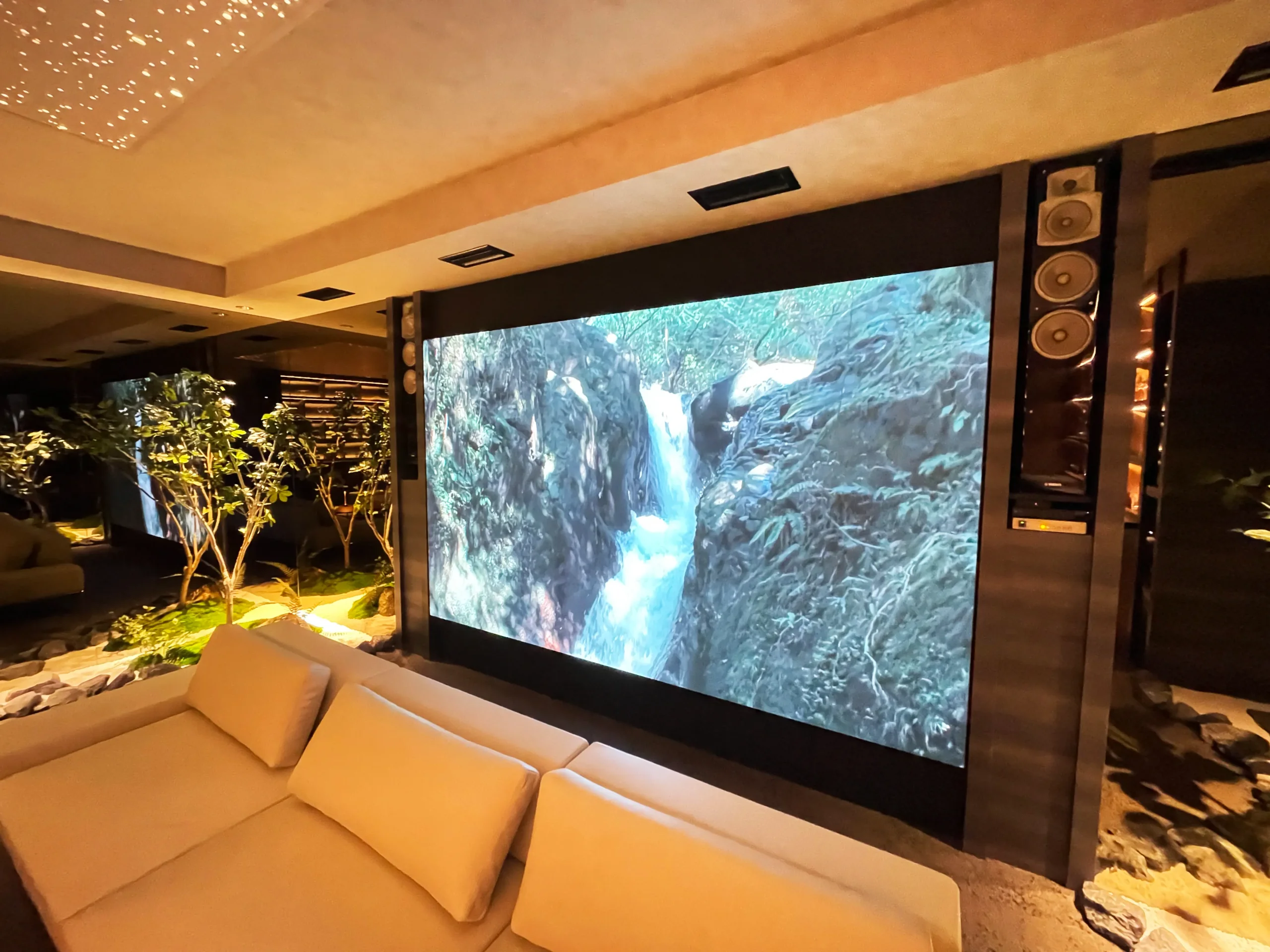 泉岳寺VIPルームLED2