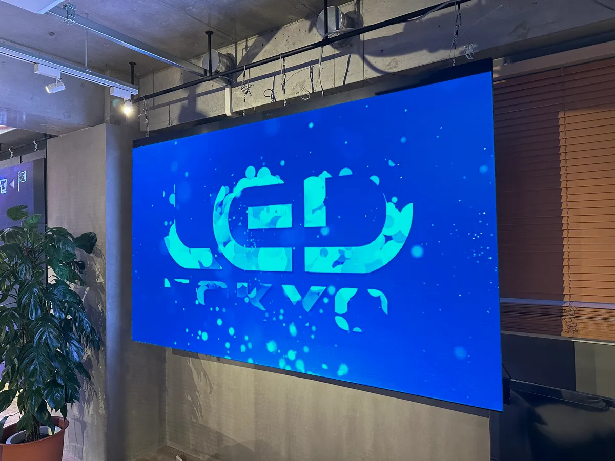 110AM LEDビジョン正面