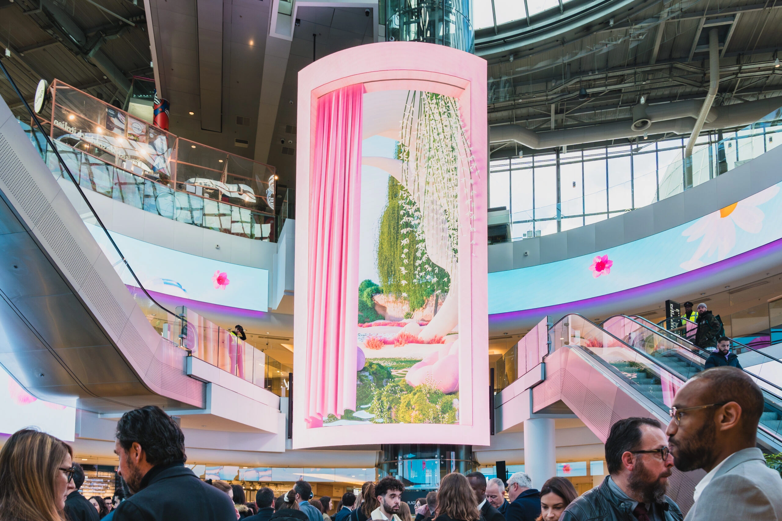 レ キャトル タンのLEDビジョン